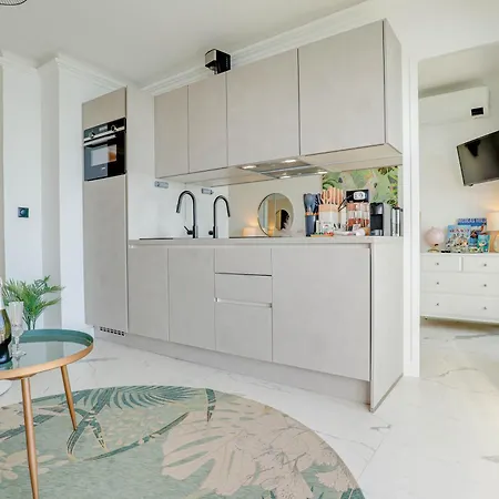 Luxueux Dernier Etage, Vue Unique Apartman